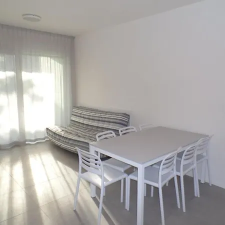 Lovely One-bedroom Flat In A Modern