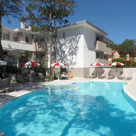 דירה Lovely One-bedroom Flat In A Modern ביביונה