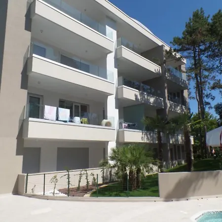 Lovely One-bedroom Flat In A Modern *