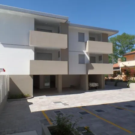 Lovely One-bedroom Flat In A Modern *