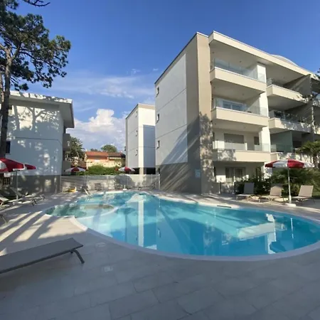 Lovely One-bedroom Flat In A Modern * ביביונה
