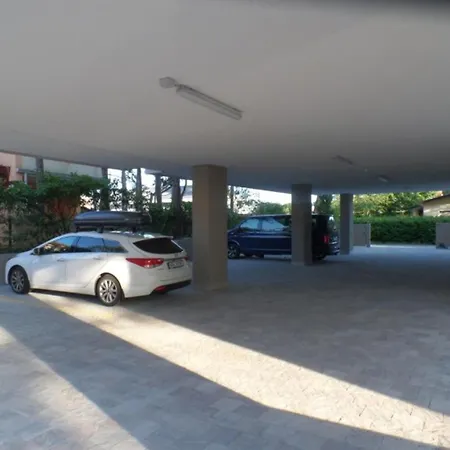דירה Lovely One-bedroom Flat In A Modern *